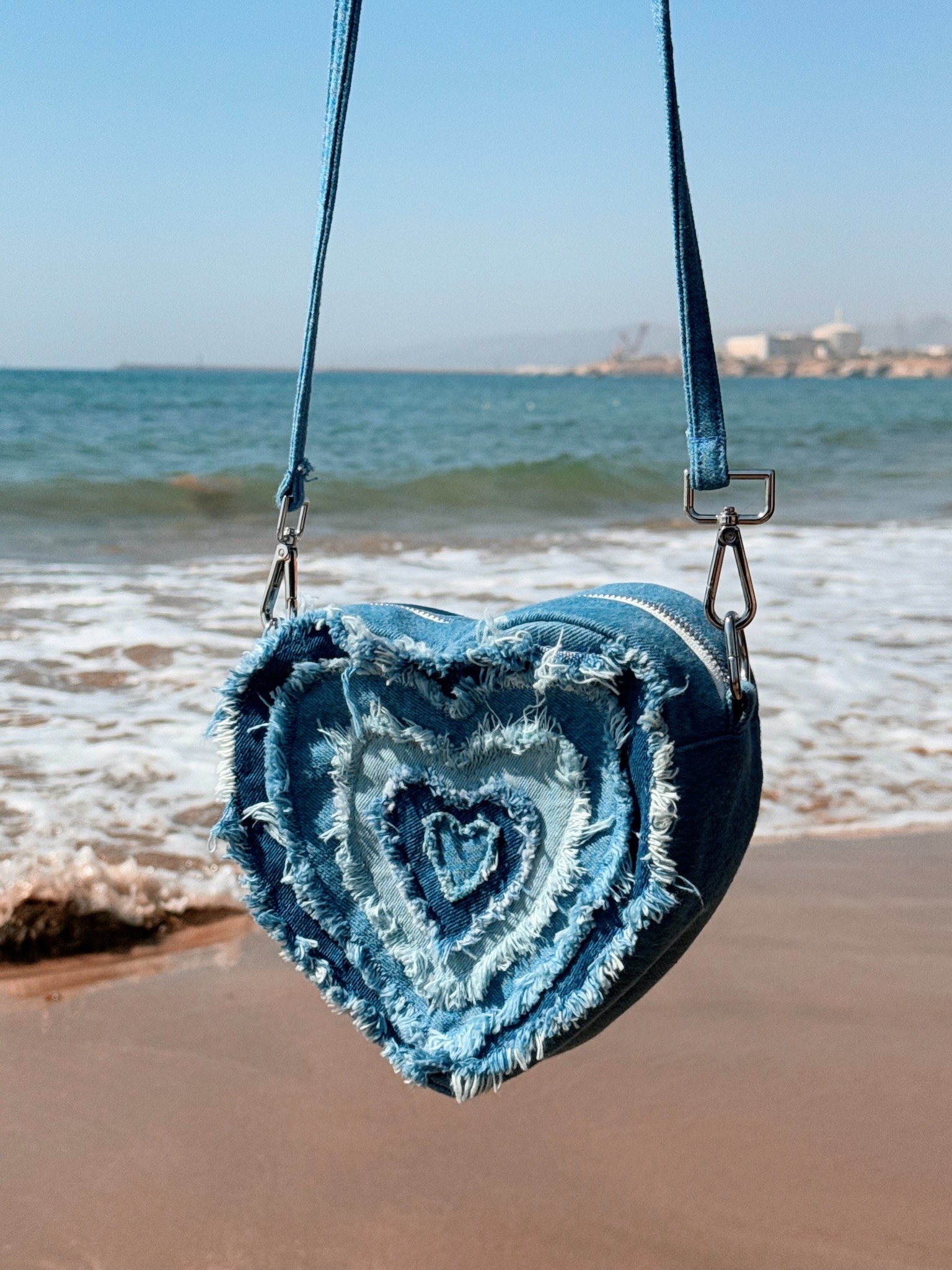 D4A2F8A4-E0BC-41BF-872A-763928D1A99A