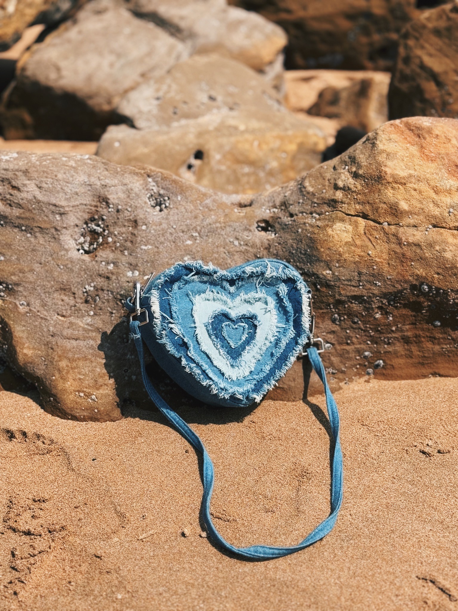 EC835385-36FB-4442-924F-FB2492A0FE37